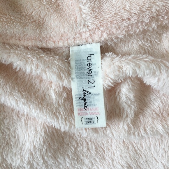 Forever 21 Cozy Robe - Picture 3 of 3